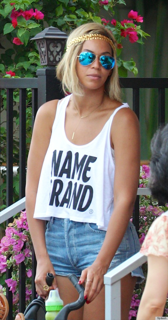 Beyonce shows off her new hair extensions in Miami